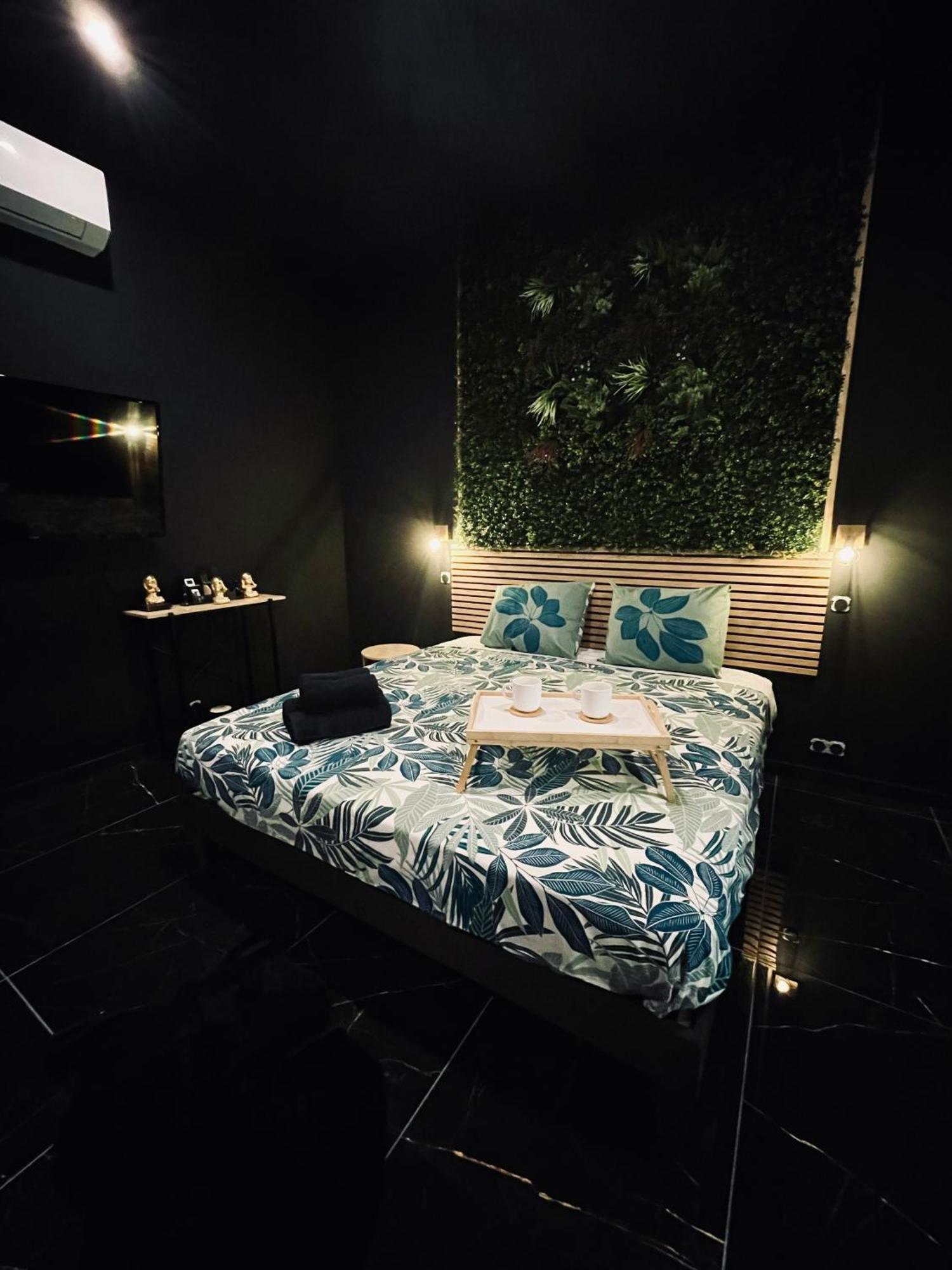 Jungle Love Room De L Hermitage Tournon-sur-Rhone Εξωτερικό φωτογραφία