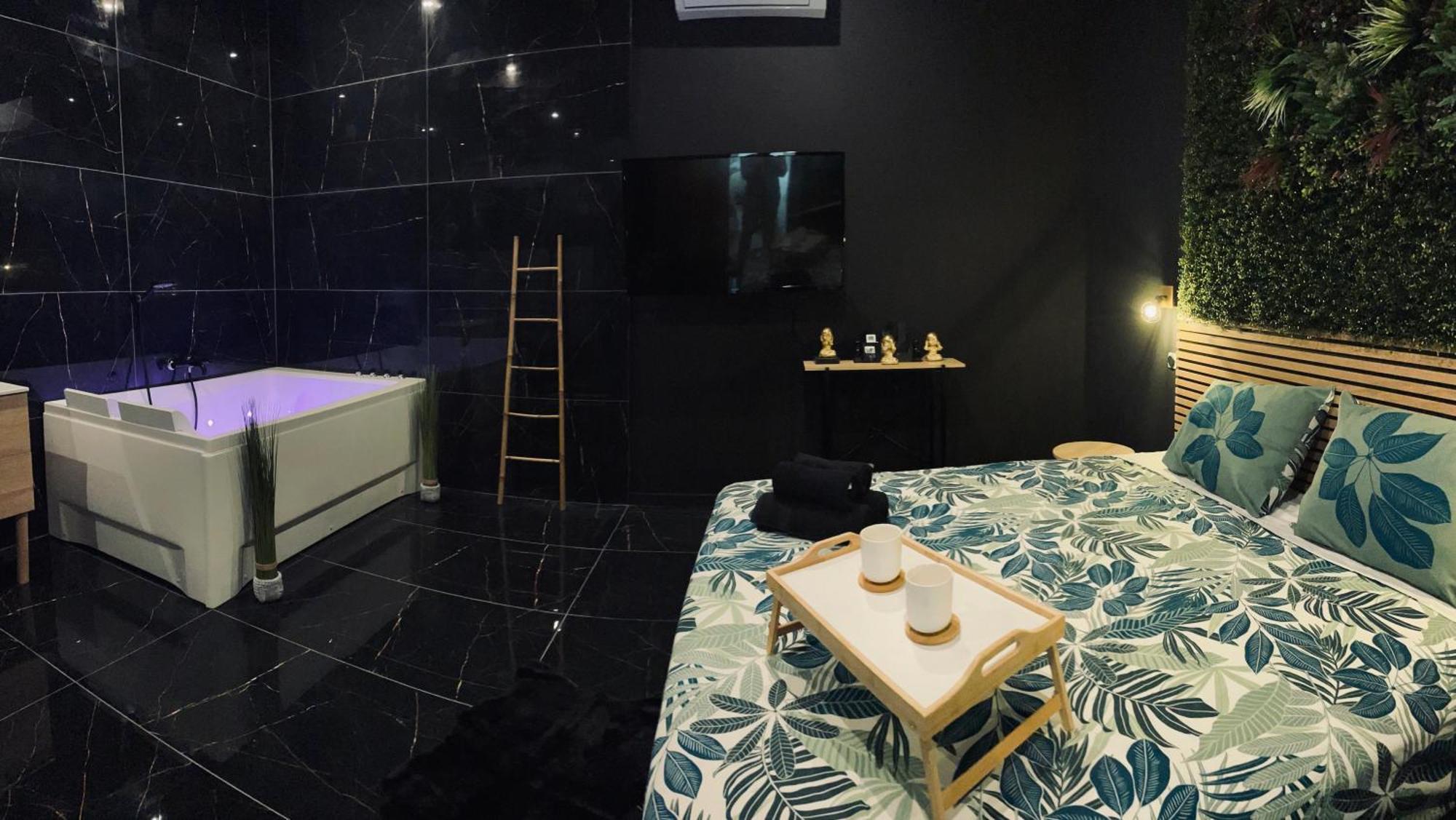 Jungle Love Room De L Hermitage Tournon-sur-Rhone Εξωτερικό φωτογραφία