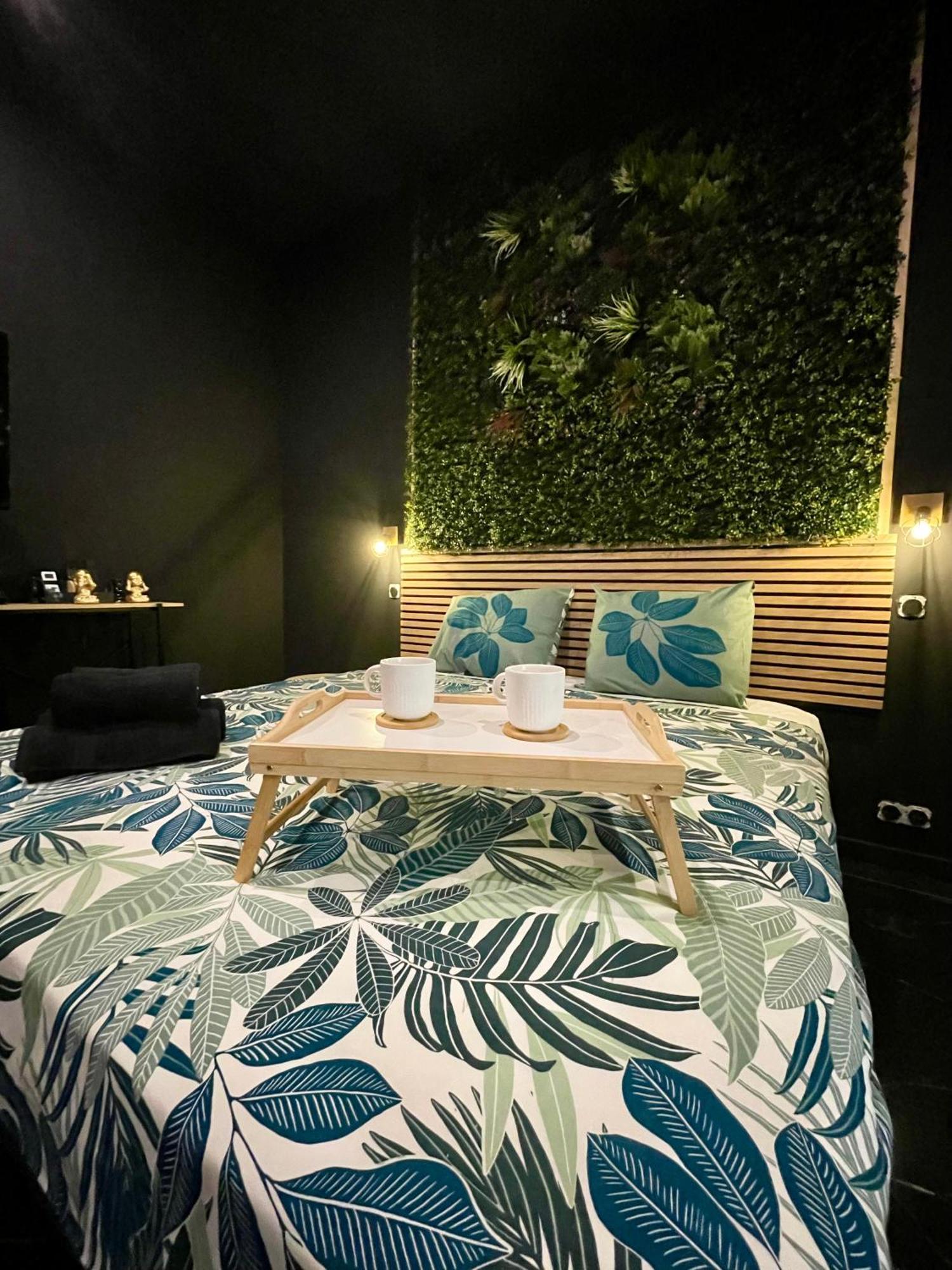 Jungle Love Room De L Hermitage Tournon-sur-Rhone Εξωτερικό φωτογραφία